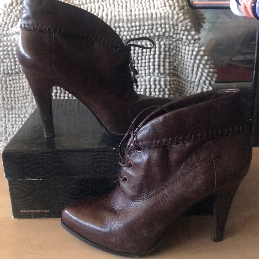 B. Makowsky booties